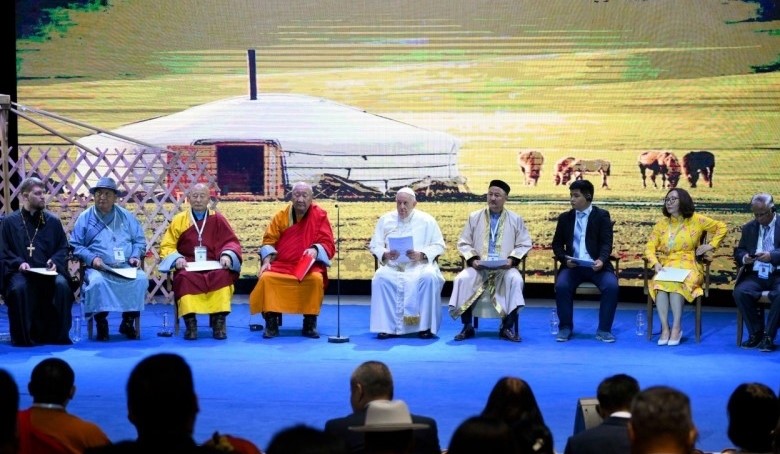 พระสันตะปาปาฟรานซิสทรงอธิบาย “ความกลมเกลียวสามัคคี” ที่ผู้นำศาสนานำมาสู่มนุษยชาติและระลึกถึงแง่มุมเฉพาะ 10 ประการของชาวเอเชีย